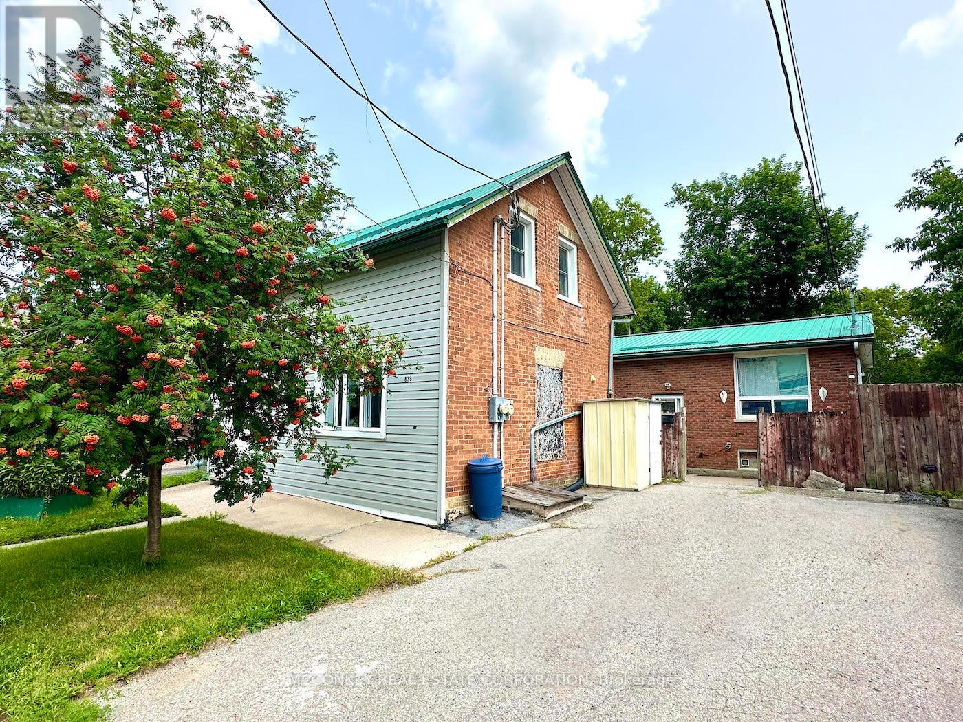 838 Lock Street, Peterborough (Otonabee), Ontario  K9J 2Z7 - Photo 2 - X9253823