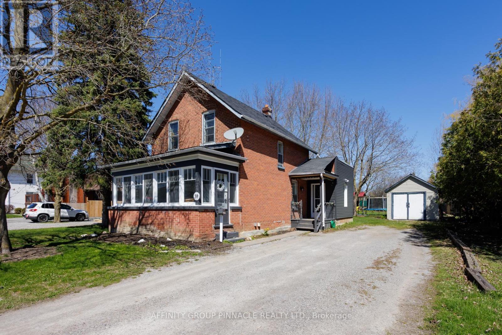 38 St Patrick Street, Kawartha Lakes (Lindsay), Ontario  K9V 1R3 - Photo 2 - X9354069