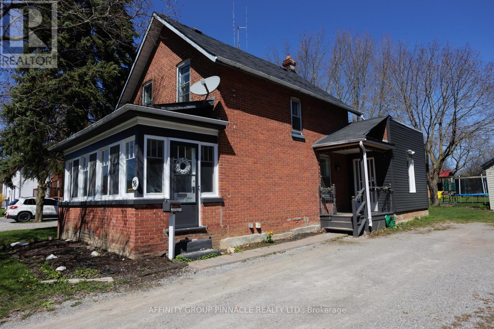 38 St Patrick Street, Kawartha Lakes (Lindsay), Ontario  K9V 1R3 - Photo 4 - X9354069