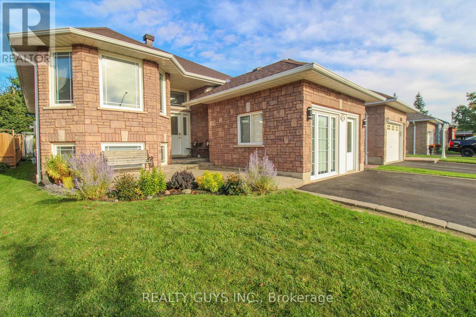 2452 Keitel Drive, Peterborough (Monaghan), Ontario  K9K 2N8 - Photo 2 - X9374011