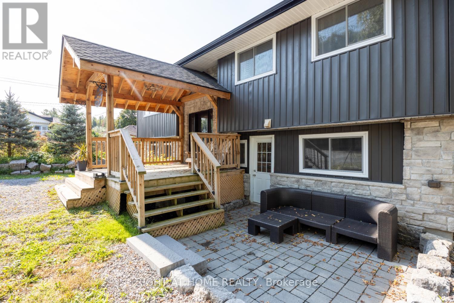 420 Parkhill Road E, Douro-Dummer, Ontario  K9L 1C1 - Photo 6 - X9384827