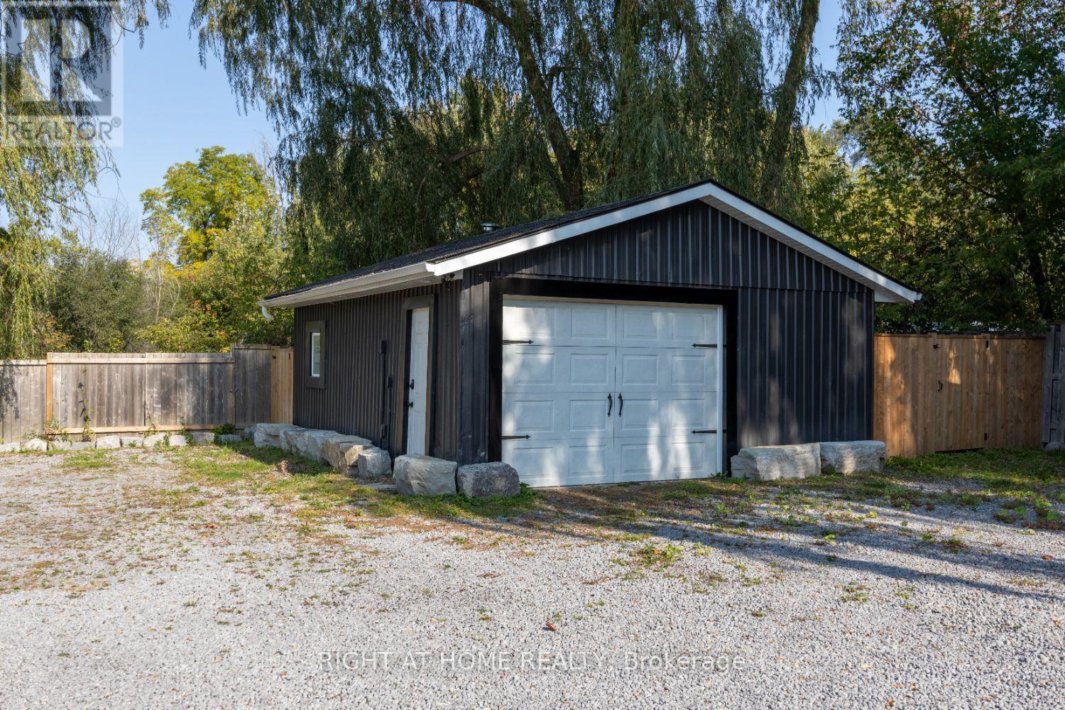 420 Parkhill Road E, Douro-Dummer, Ontario  K9L 1C1 - Photo 7 - X9384827