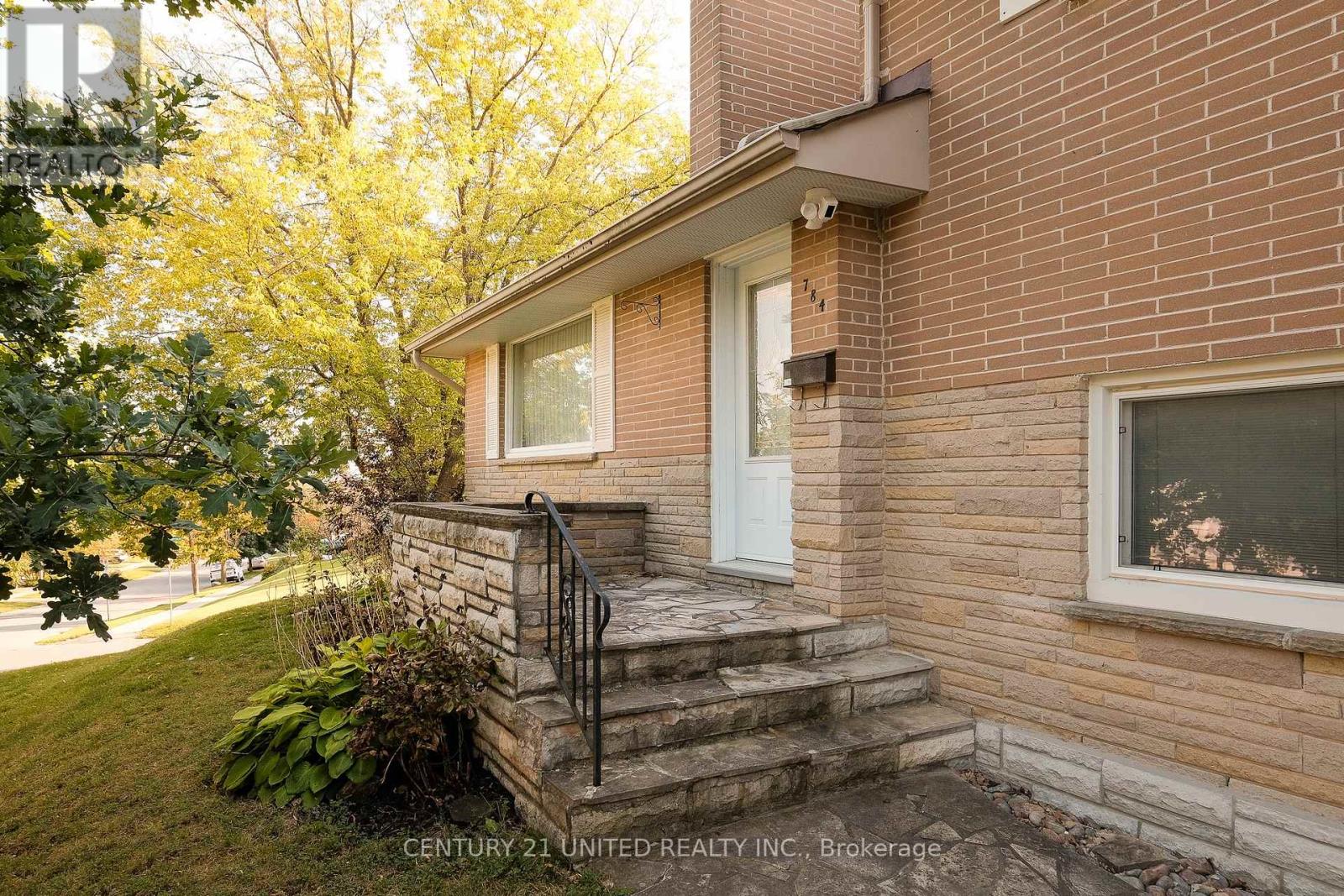 784 Norwood Terrace, Peterborough (Monaghan), Ontario  K9J 6L8 - Photo 2 - X9388129