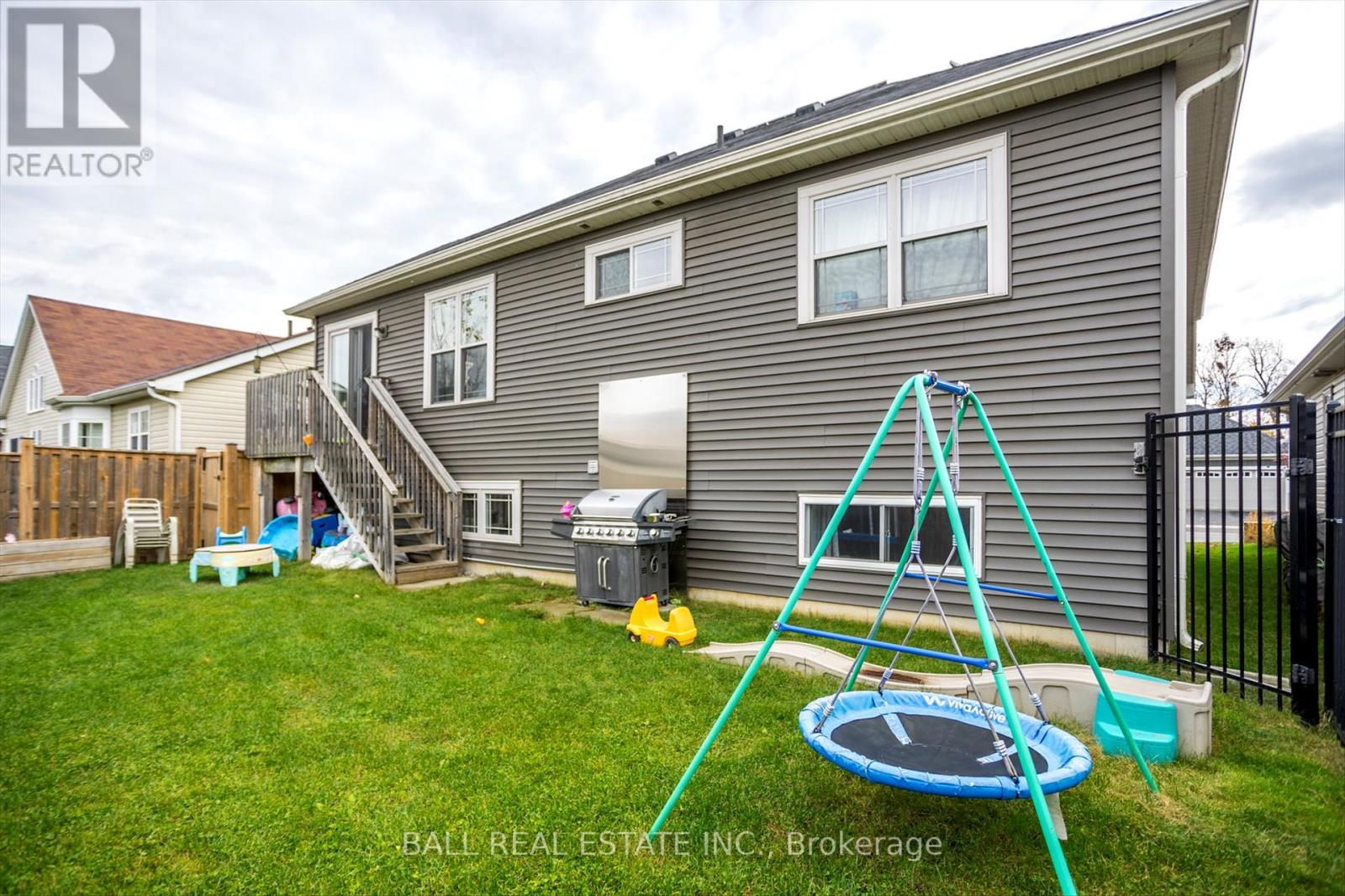 584 Grange Way, Peterborough (Northcrest), Ontario  K9H 0G5 - Photo 6 - X10406204