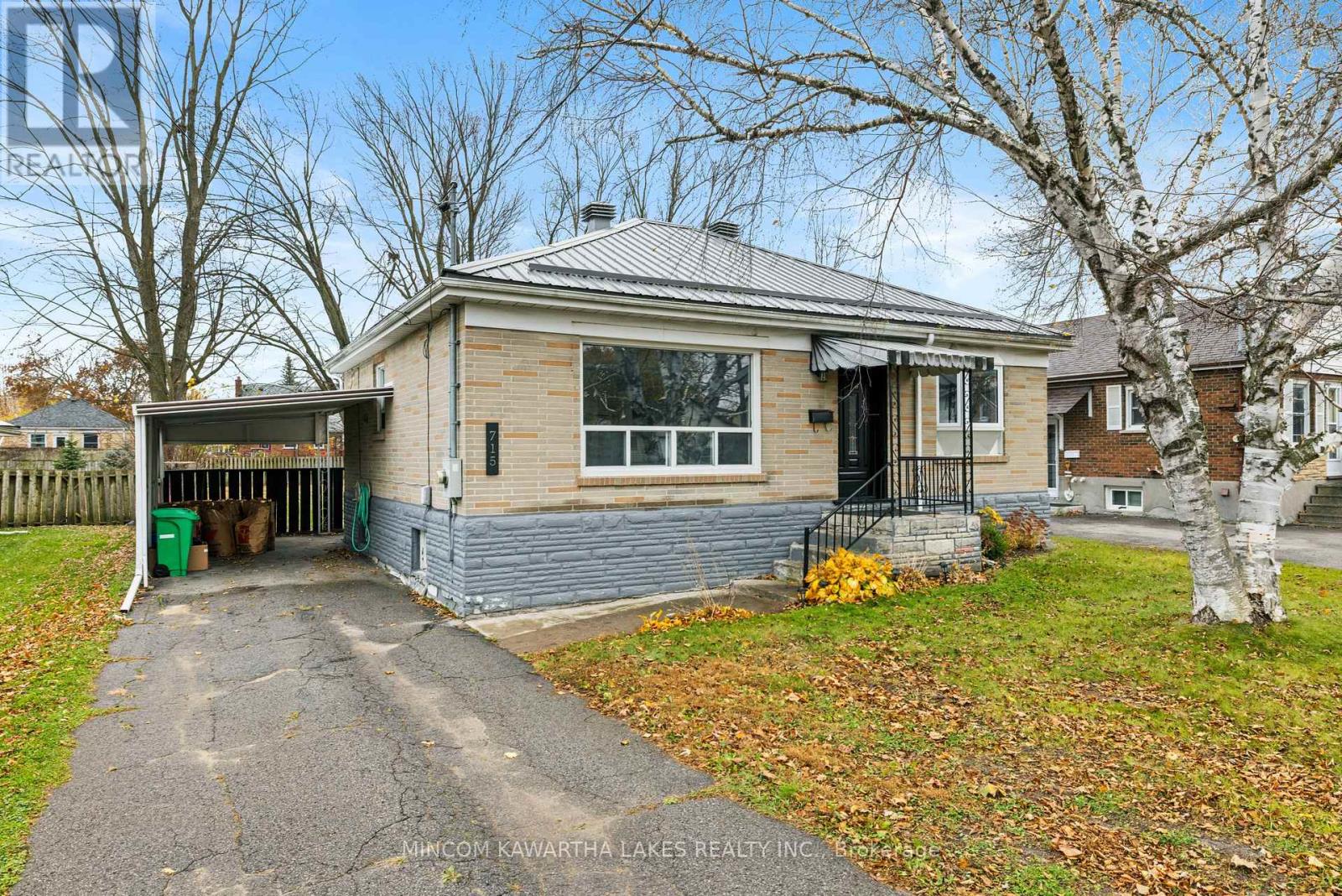 715 Cameron Street, Peterborough (Otonabee), Ontario  K9J 4A1 - Photo 2 - X10408208