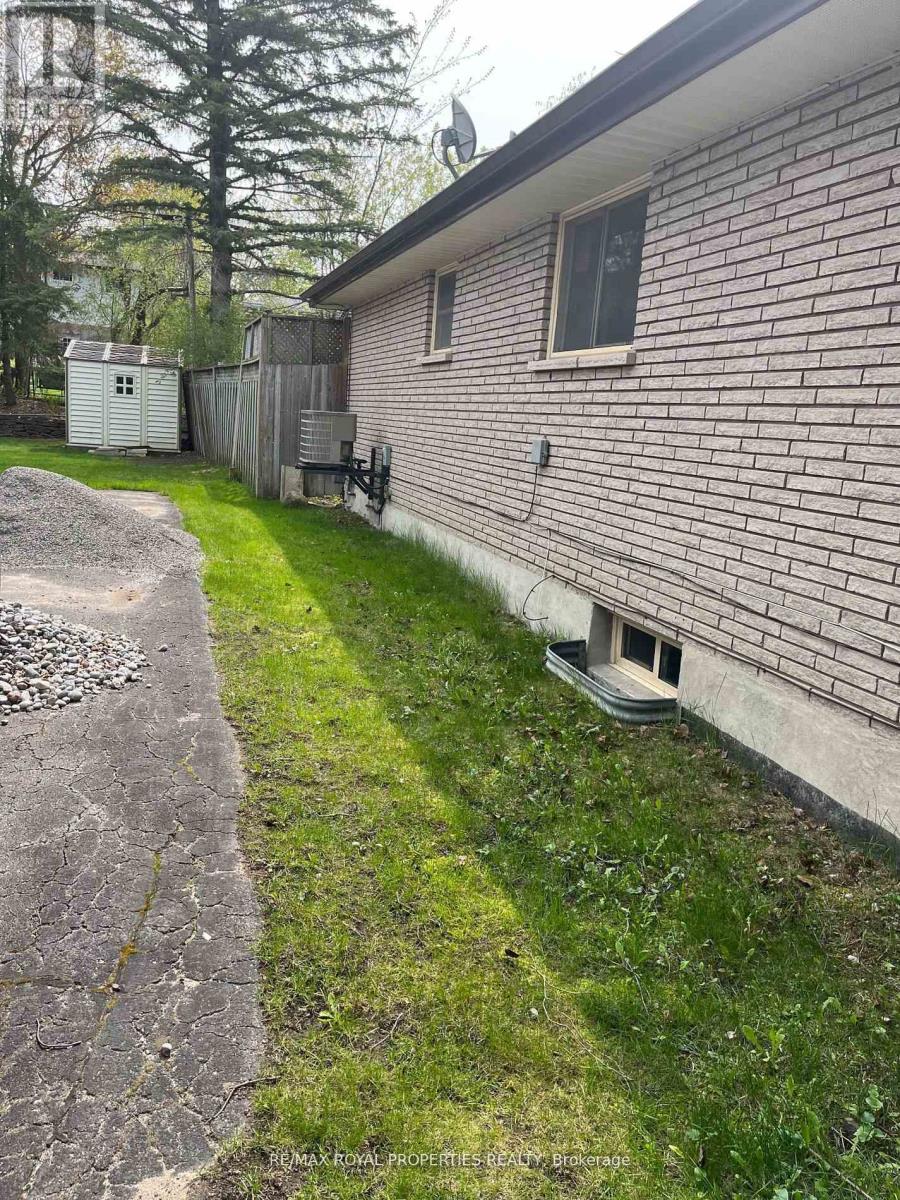 1038 Barnardo Avenue E, Peterborough (Northcrest), Ontario  K9H 5X2 - Photo 3 - X10416204