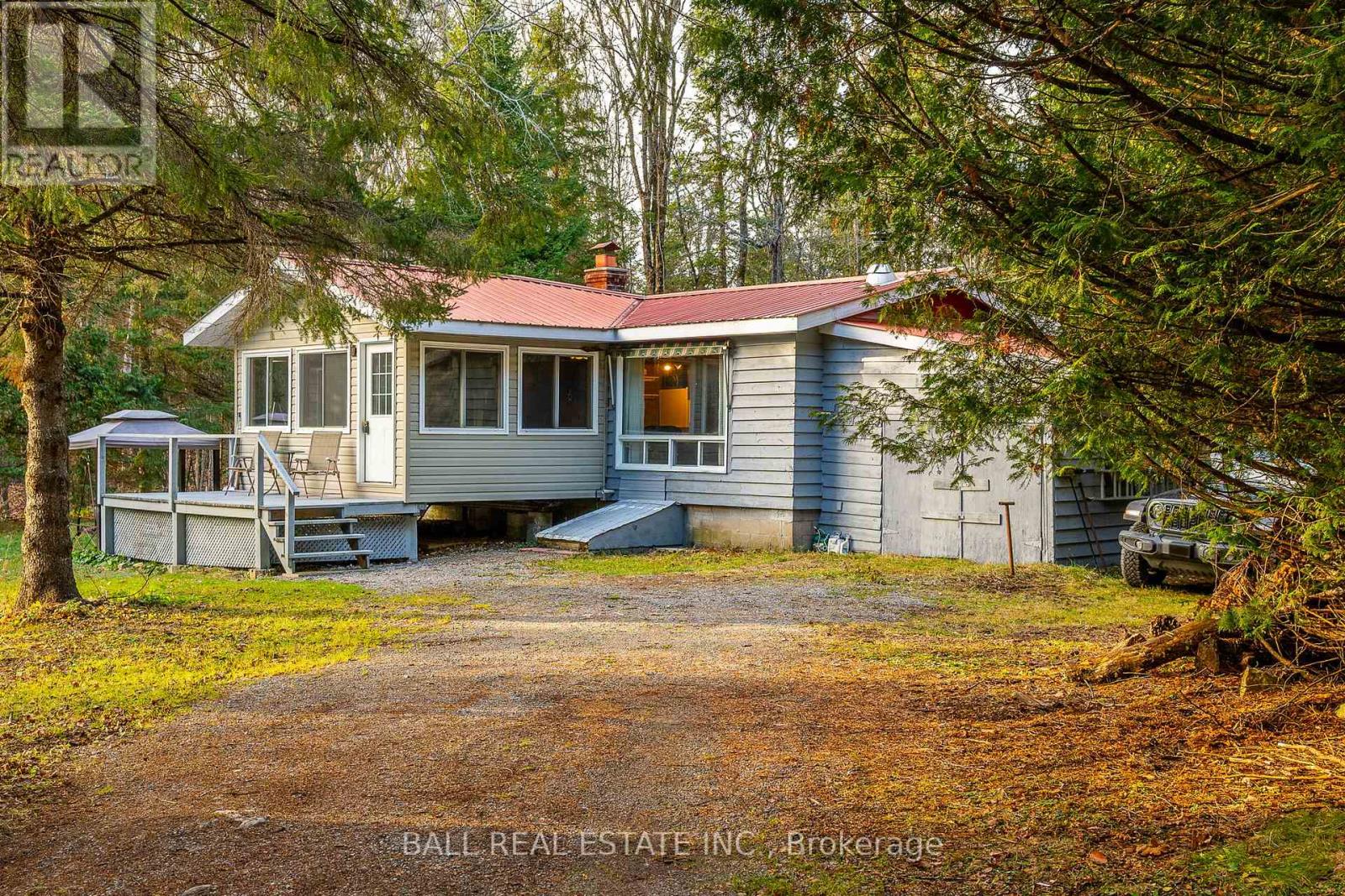 121 Salmon Lake Road, Galway-Cavendish And Harvey, Ontario  K0L 1J0 - Photo 2 - X10426302