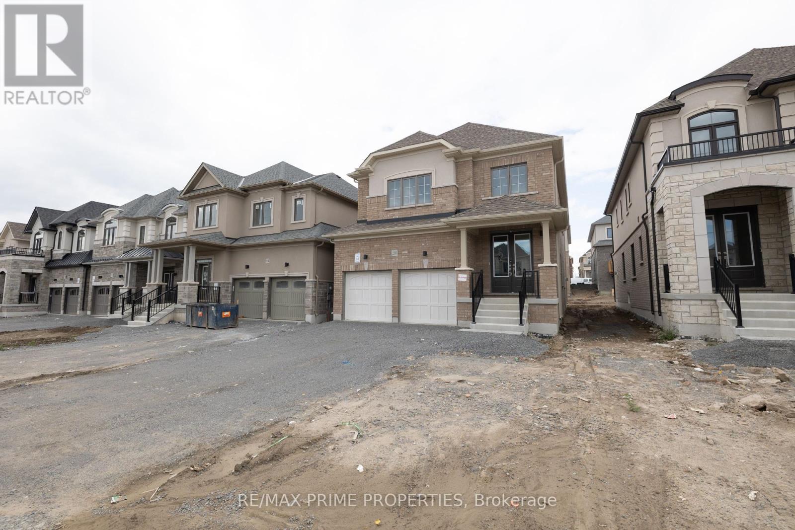 210 Flood Avenue, Clarington (Newcastle), Ontario  L1B 0W6 - Photo 2 - E11915423