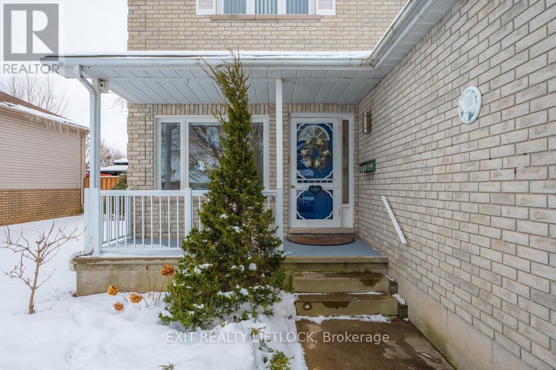 2493 Marsdale Drive, Peterborough (Ashburnham), Ontario  K9L 1Z4 - Photo 5 - X11931365