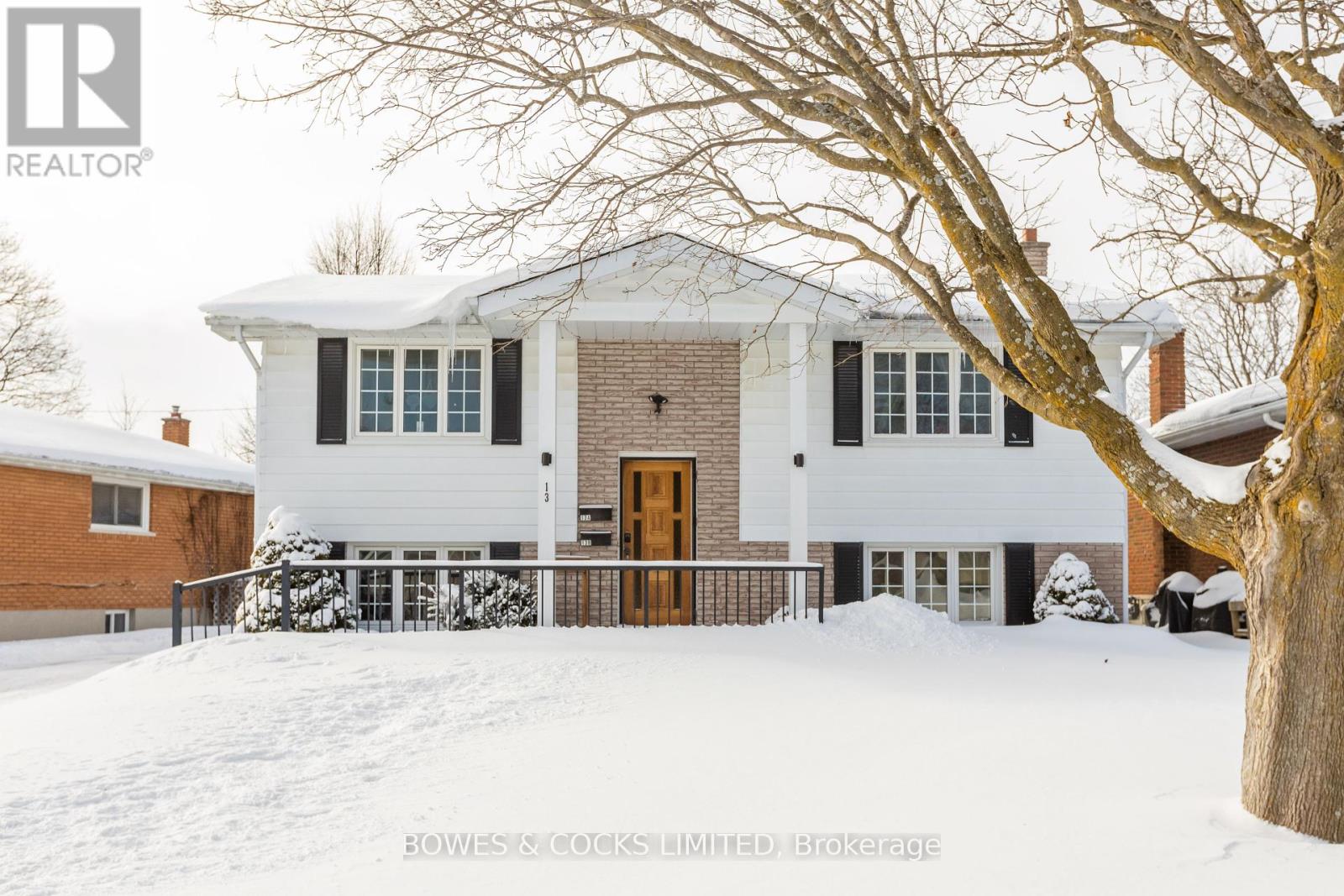 13 Rosemary Drive, Kawartha Lakes (Lindsay), Ontario  K9V 4T2 - Photo 1 - X11948117