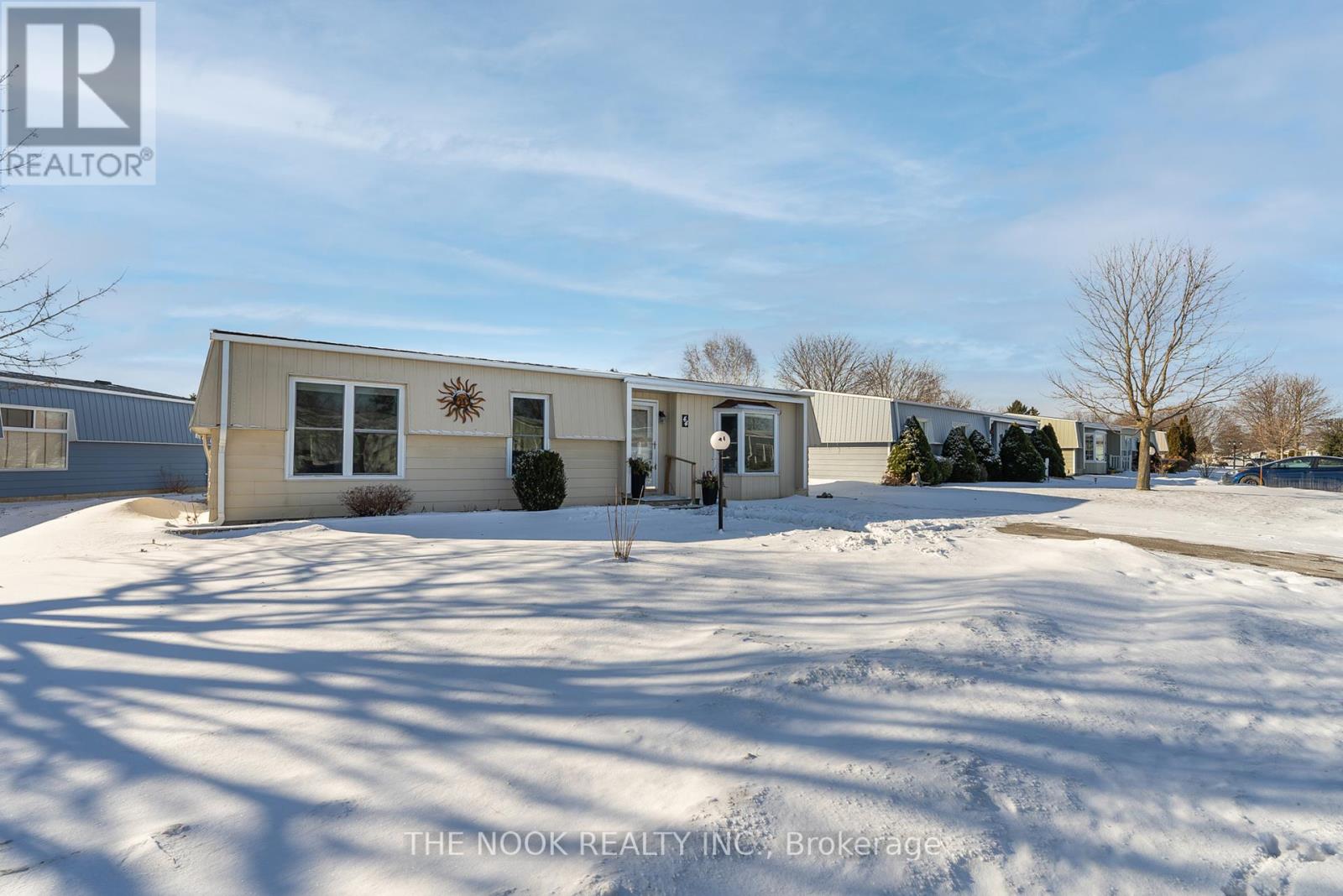 44 Fairway Drive, Clarington (Newcastle), Ontario  L1B 1B9 - Photo 2 - E11948569