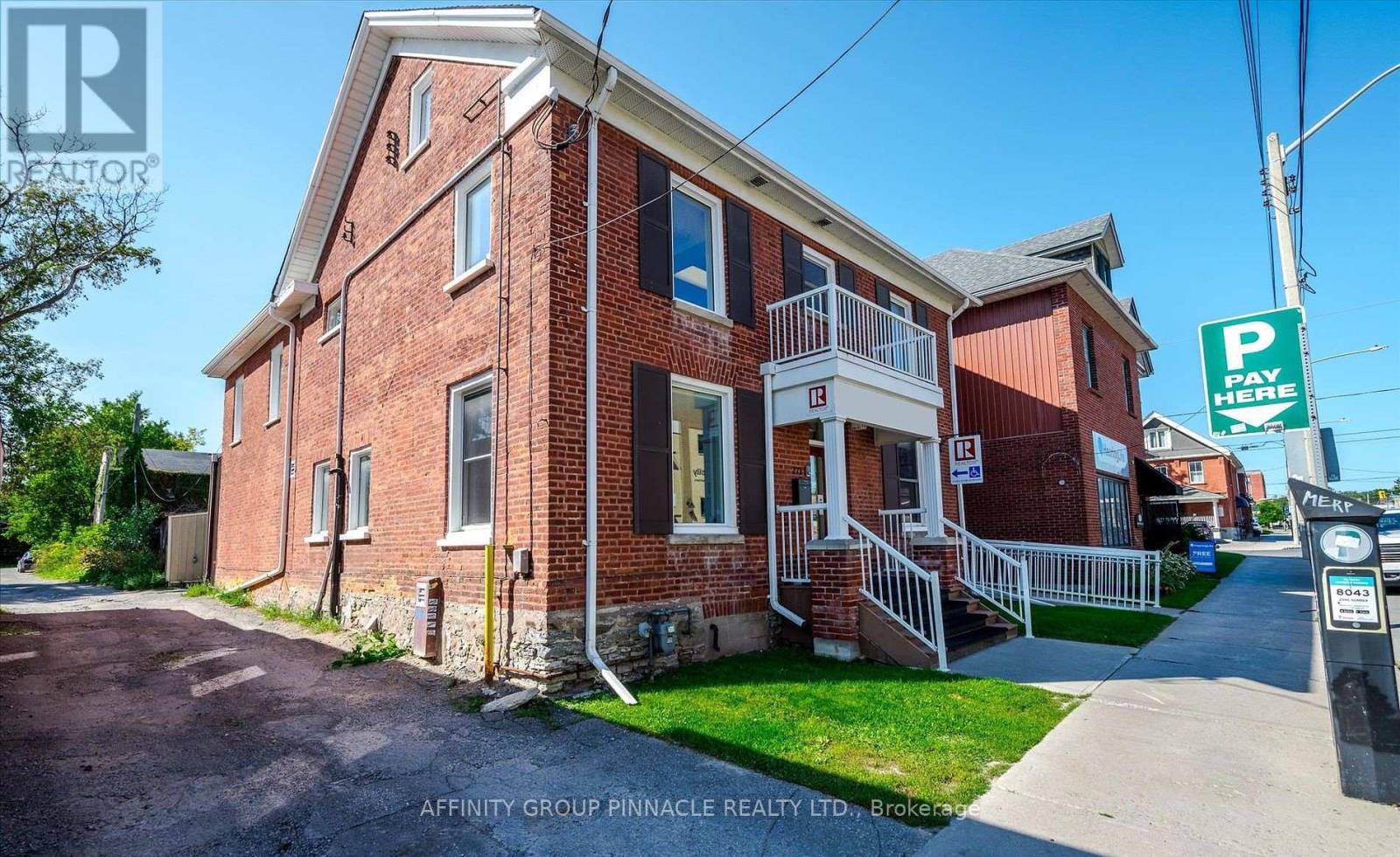 Lower Unit 2 - 273 Charlotte Street, Peterborough (Downtown), Ontario  K9J 2V3 - Photo 2 - X11956088