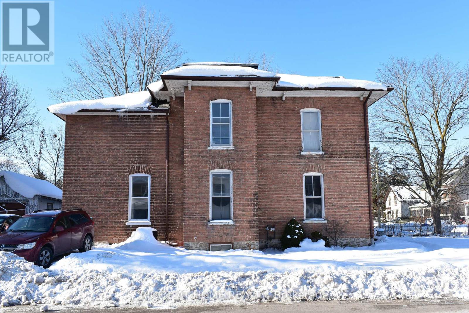 23 Glenelg Street W, Kawartha Lakes (Lindsay), Ontario  K9V 2T9 - Photo 4 - X11964003