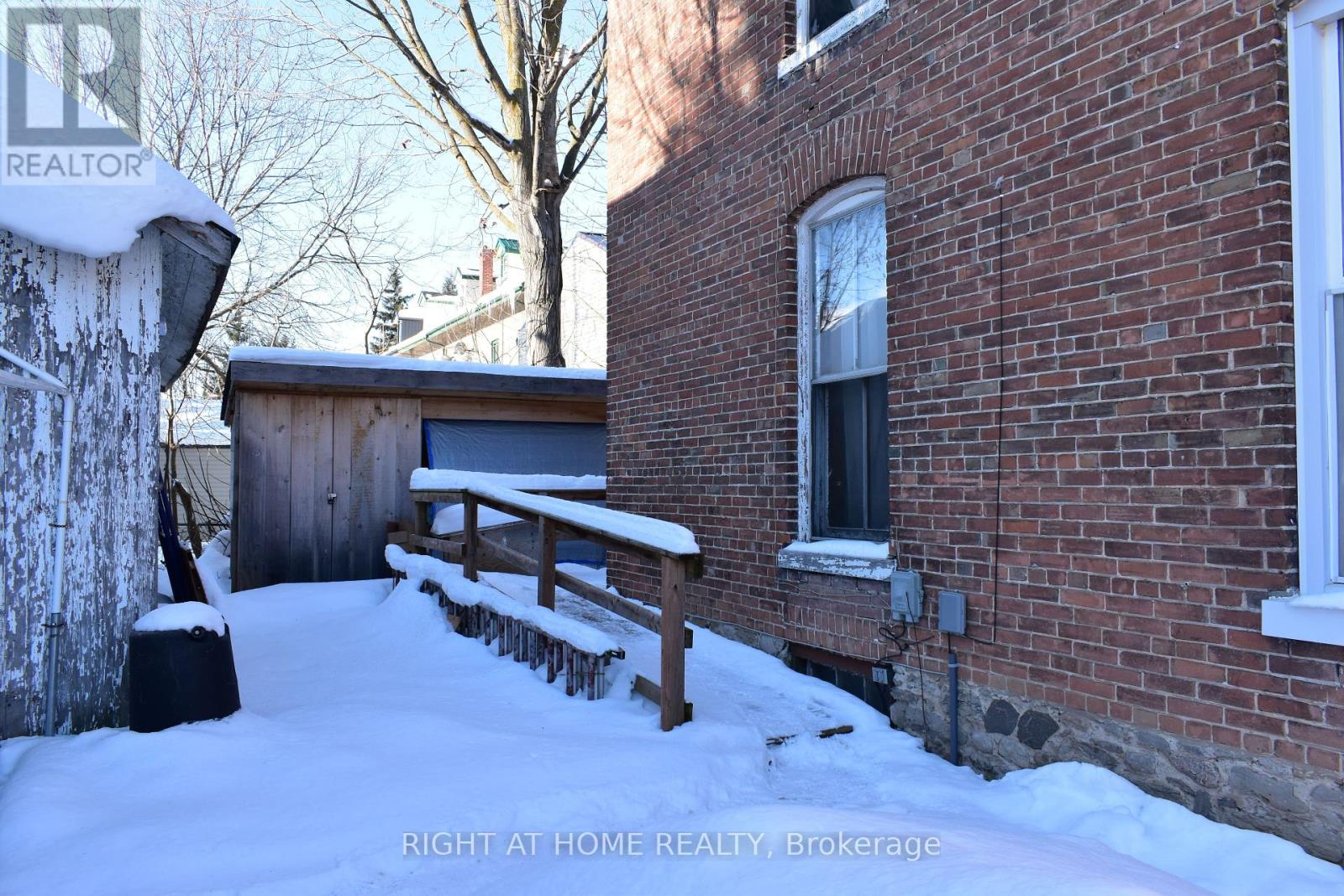 23 Glenelg Street W, Kawartha Lakes (Lindsay), Ontario  K9V 2T9 - Photo 6 - X11964003