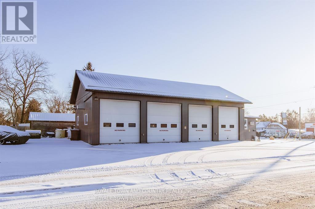 118 Queen Street, Kawartha Lakes (Lindsay), Ontario  K9V 4R3 - Photo 3 - X12001930