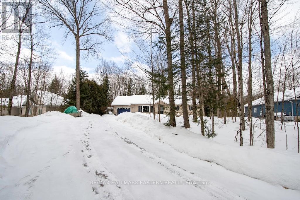 70 Sumcot Drive, Galway-Cavendish And Harvey, Ontario  K9J 6X2 - Photo 1 - X12012915